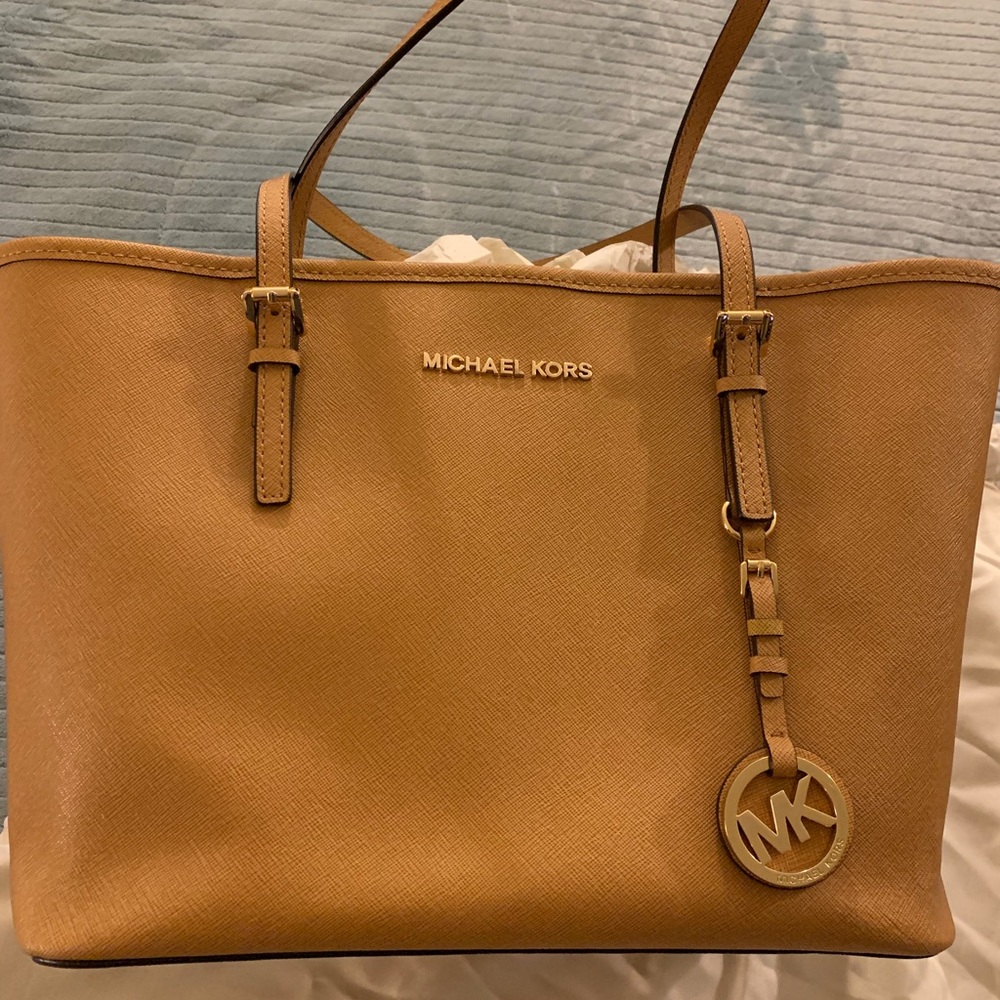 Michael Kors Jet Set Tote